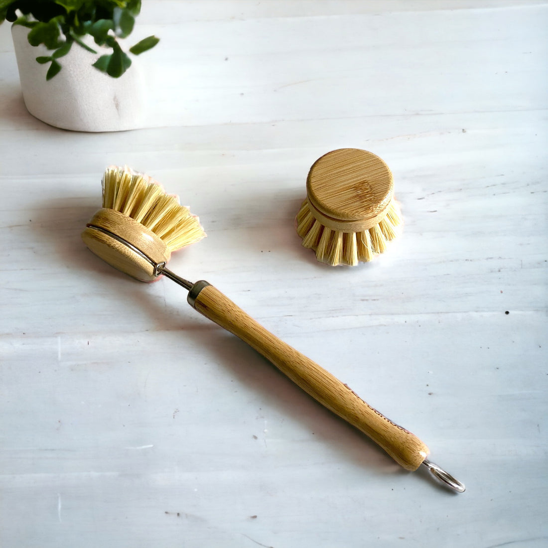 Brosse à vaisselle en bamboo avec tête remplacable